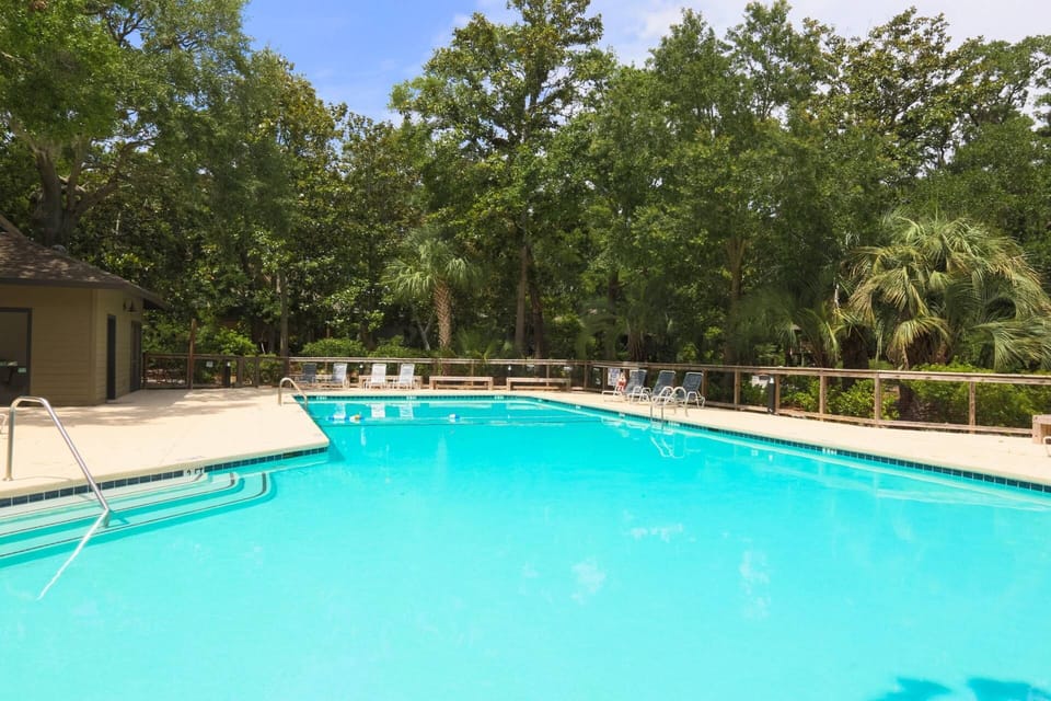 Guests of Riverhouse are welcome to enjoy the Inlet Cove community pool (subject to seasonal operating times).