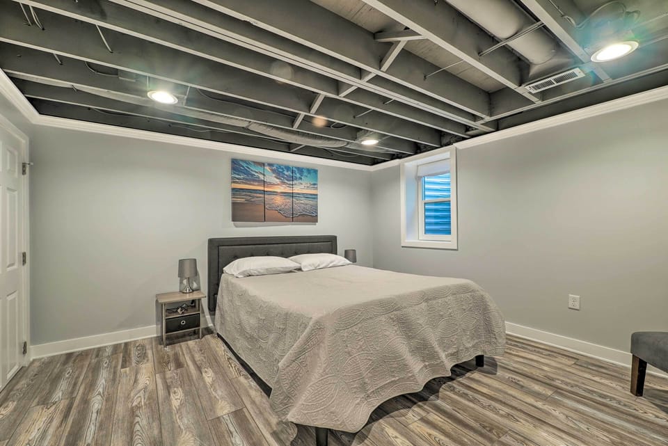 Bedroom 5 | Queen Bed