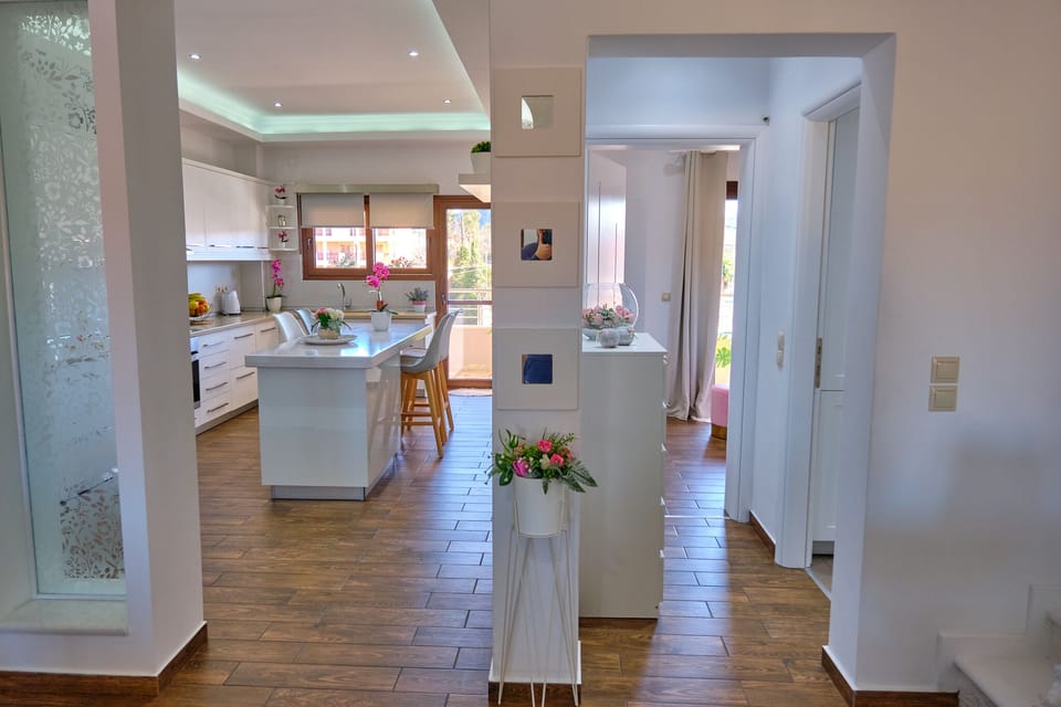 Elena Luxury Suite Agios Stefanos Interior