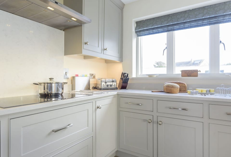 All Views, Burton Bradstock: Plenty of space for cooking meals for large families