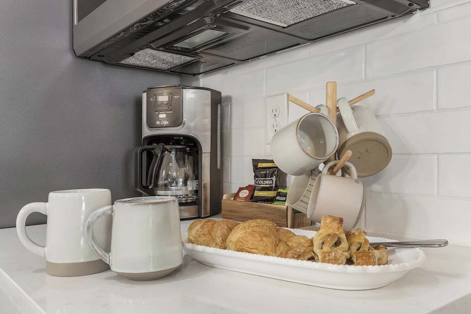 Full tea & coffee bar