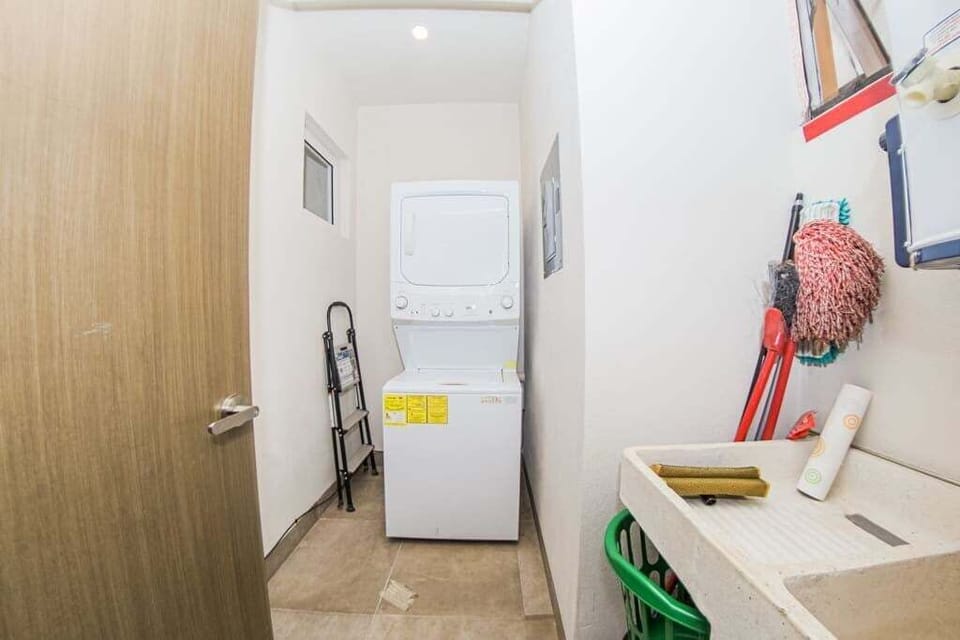 Ensuite Full Laundry