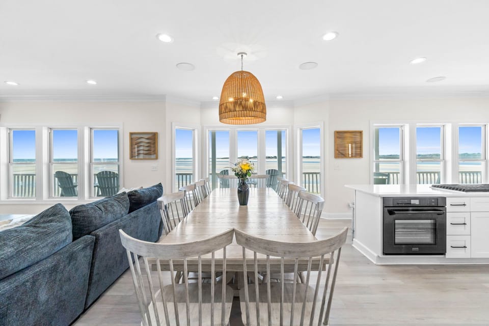 Ample seating for the whole family to get together