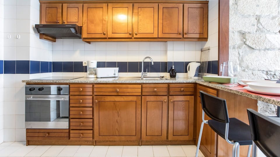 Fully equipped Kitchen with all the key ammenities. #porto #airbnb