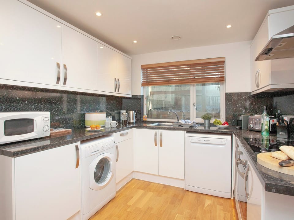 Kitchen | Trebisken, Porthtowan