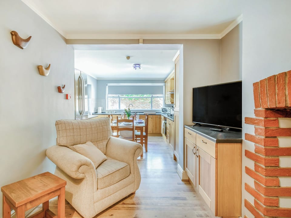 Living room | Queen B&rsquo;s, Bridlington