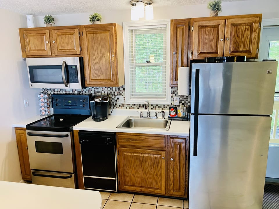 Full kitchen