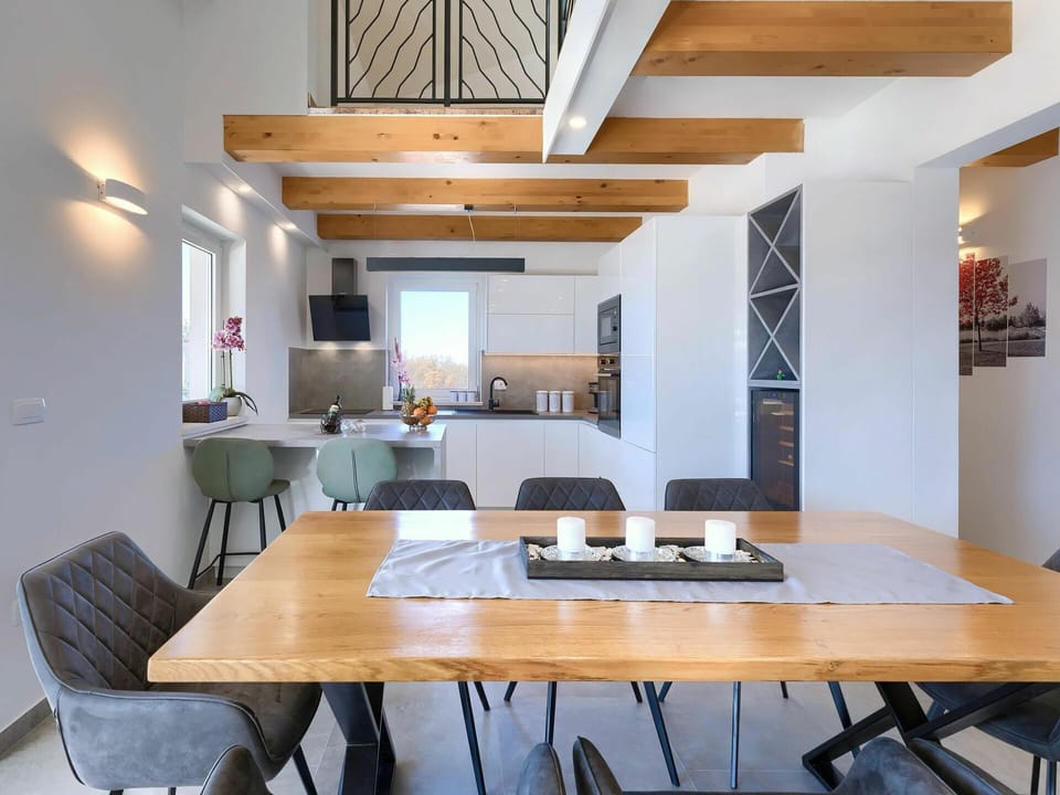 Table, Furniture, Property, Building, Chair, Wood, Interior Design, Floor, Flooring, Wood Stain