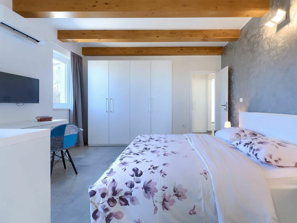 Furniture, Building, Property, Cabinetry, Wood, Textile, House, Comfort, Table