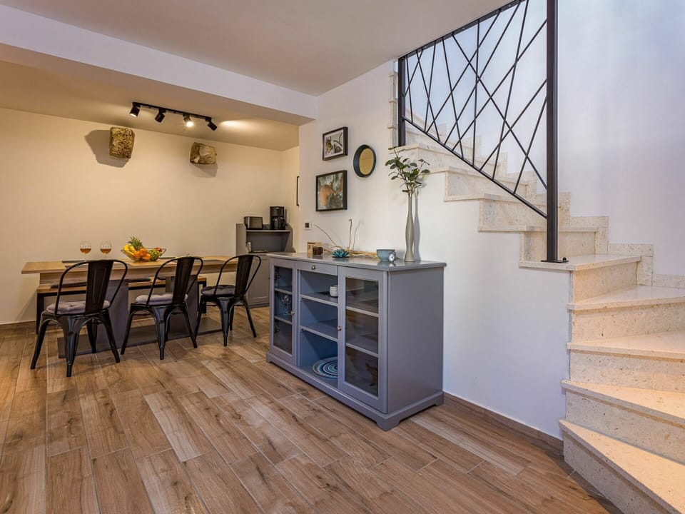 Furniture, Property, Cabinetry, Chair, Wood, Building, Countertop, Lighting, Table, Interior Design