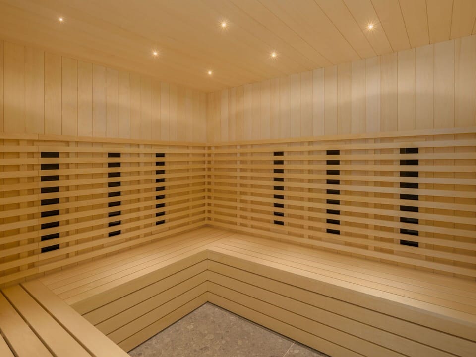Wood, Flooring, Floor, Rectangle, Symmetry, Pattern, Ceiling, Hardwood, Art, Building