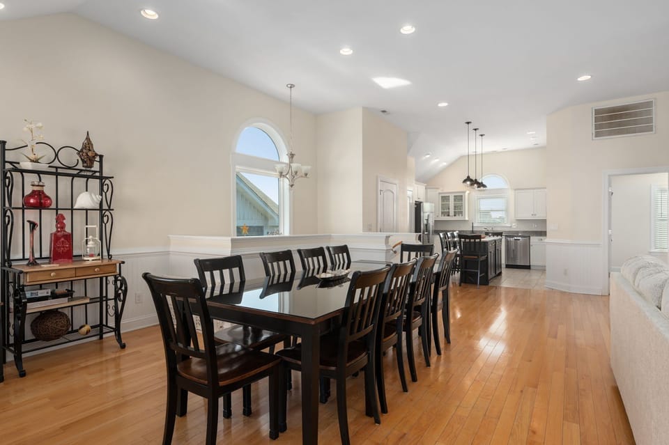 NH187: South Fork Farms 10 | TL Dining and Kitchen Areas