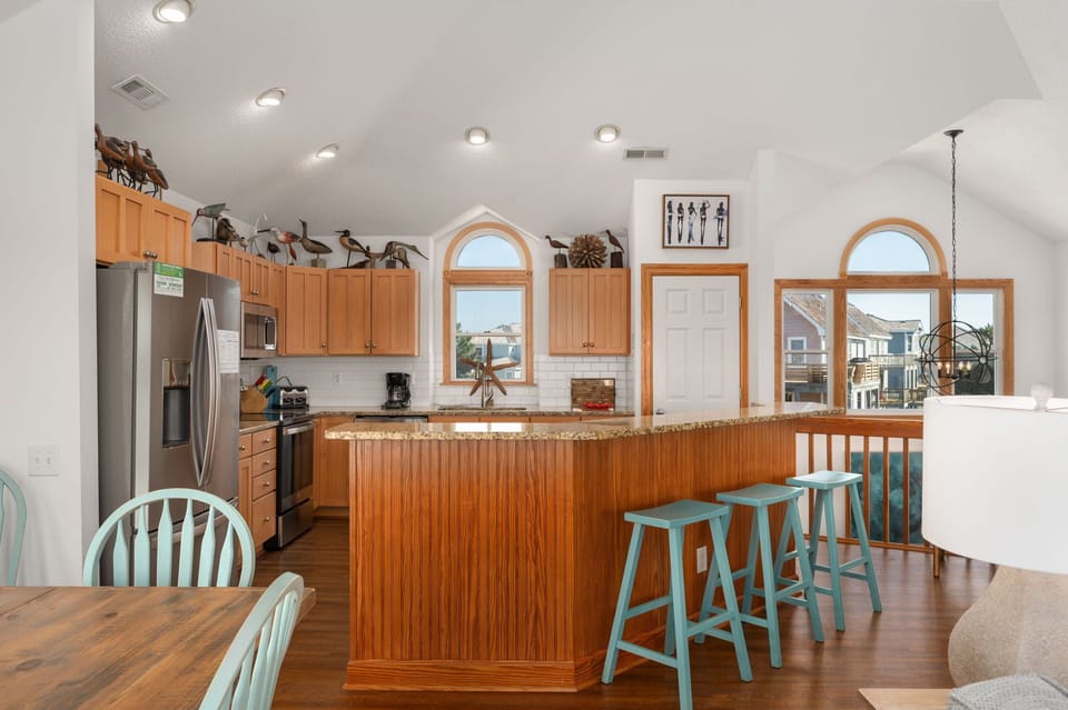 MS19: Sunset Shack | TL Kitchen Area- Island Seating for 3