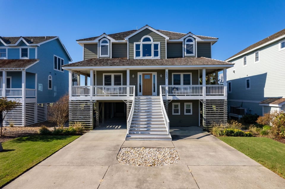 MS19: Sunset Shack | Front Exterior