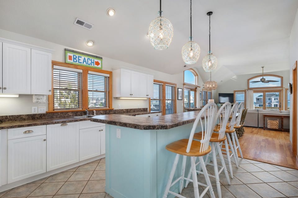 NH280: Moonstruck | TL Kitchen Area