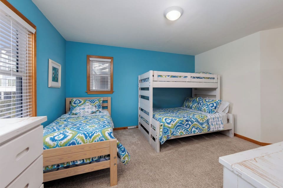 KDH495: McLovin | ML Bedroom 2