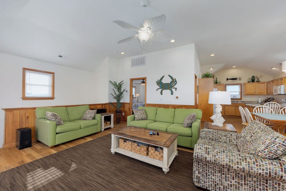 KDH495: McLovin | TL Living Area