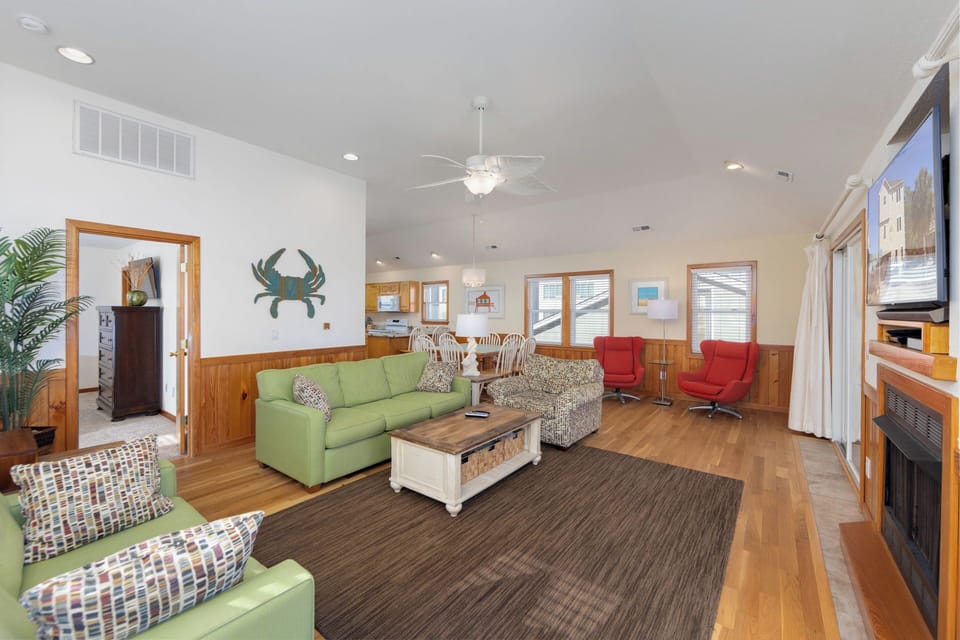 KDH495: McLovin | TL Living Area