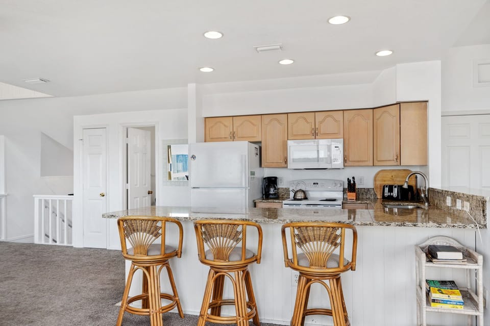 B20: Bay Meadow 20 | TL Kitchen Area