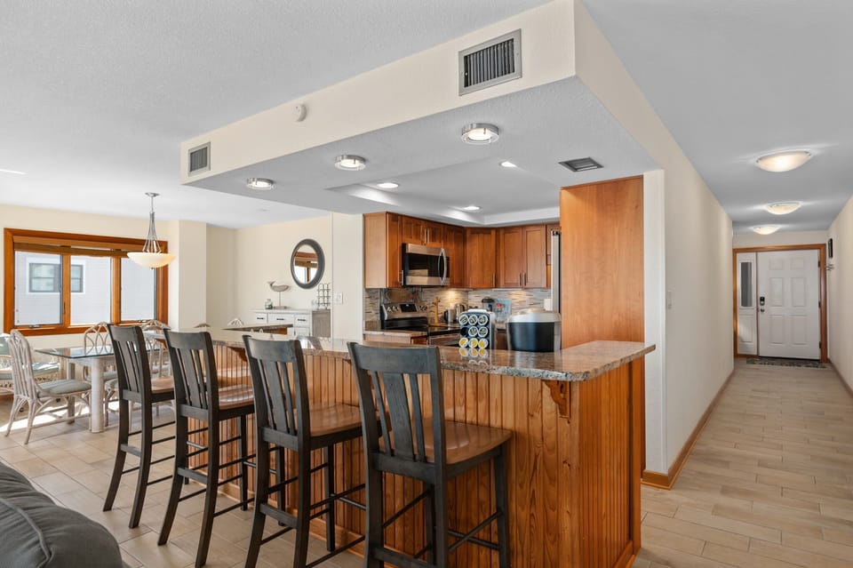 H201S: Heron Cove 201S | Kitchen Area
