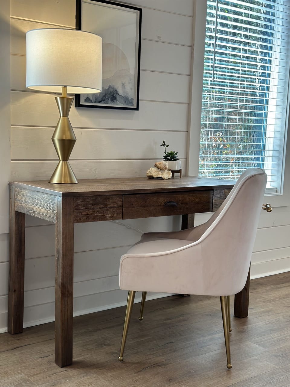 If you just can't leave work behind, our second master is equipped with a desk. And the internet is 1 gig/second!