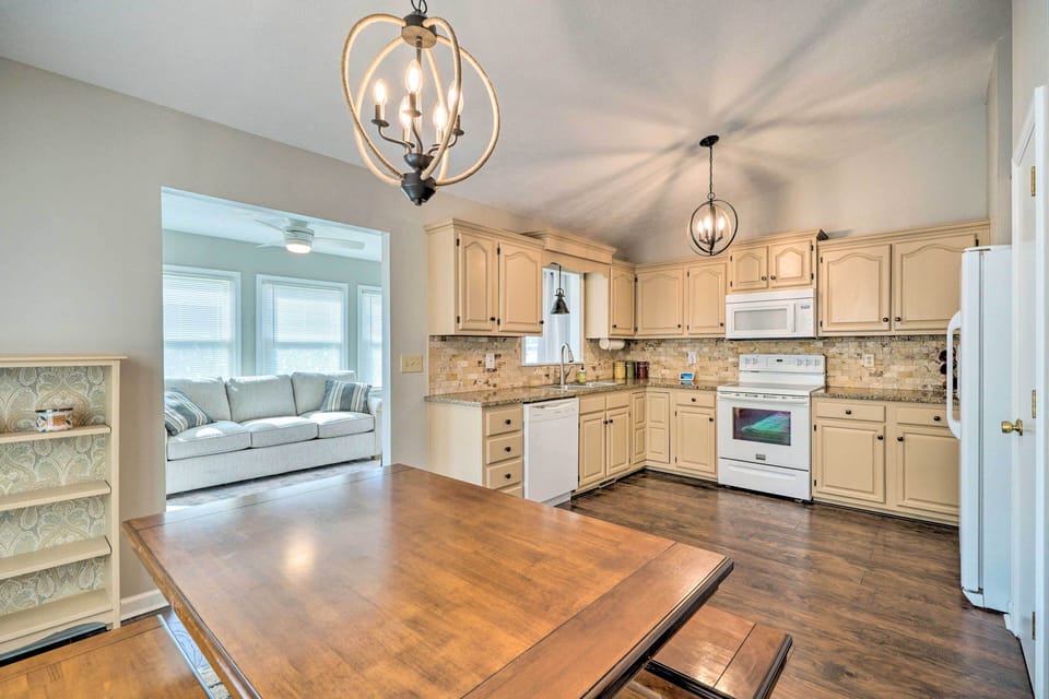 Kitchen | Dining Area | Dishware + Flatware