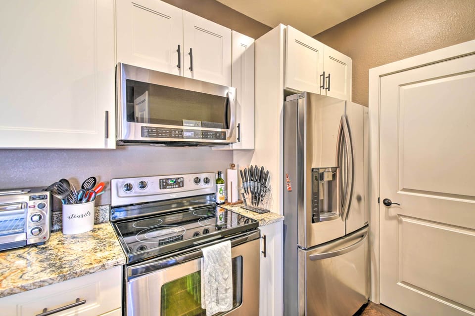 Kitchen | Crockpot | Keurig Coffee Maker