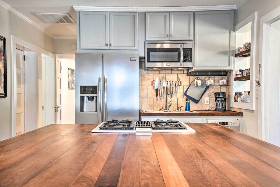 Fully Equipped Kitchen | Pots & Pans