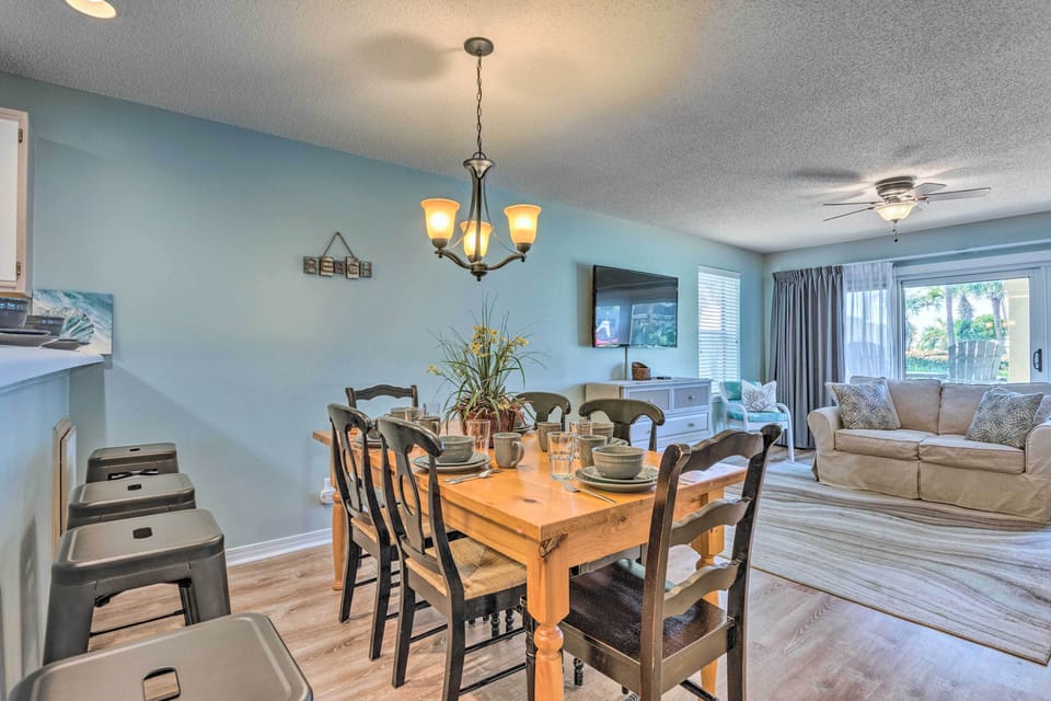 Dining Area | Dishware & Flatware