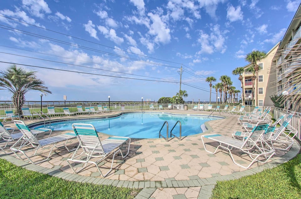 Miramar Beach Vacation Rental | 2BR | 2BA | Step-Free Access | 840 Sq Ft