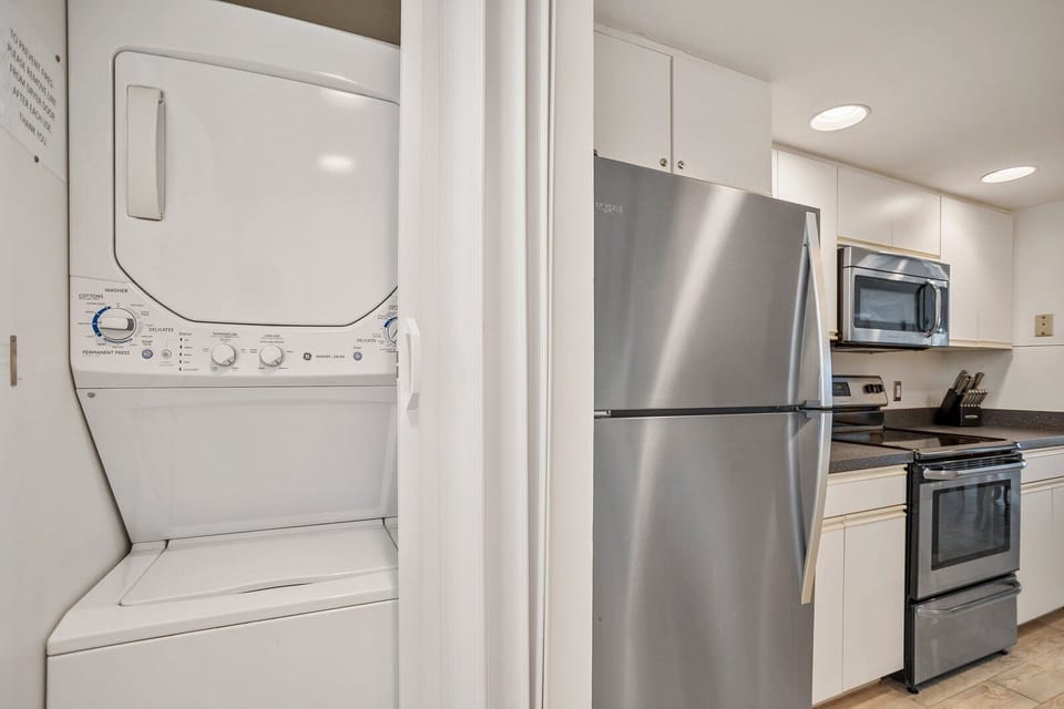 Madeira Norte 402 Laundry/Kitchen
