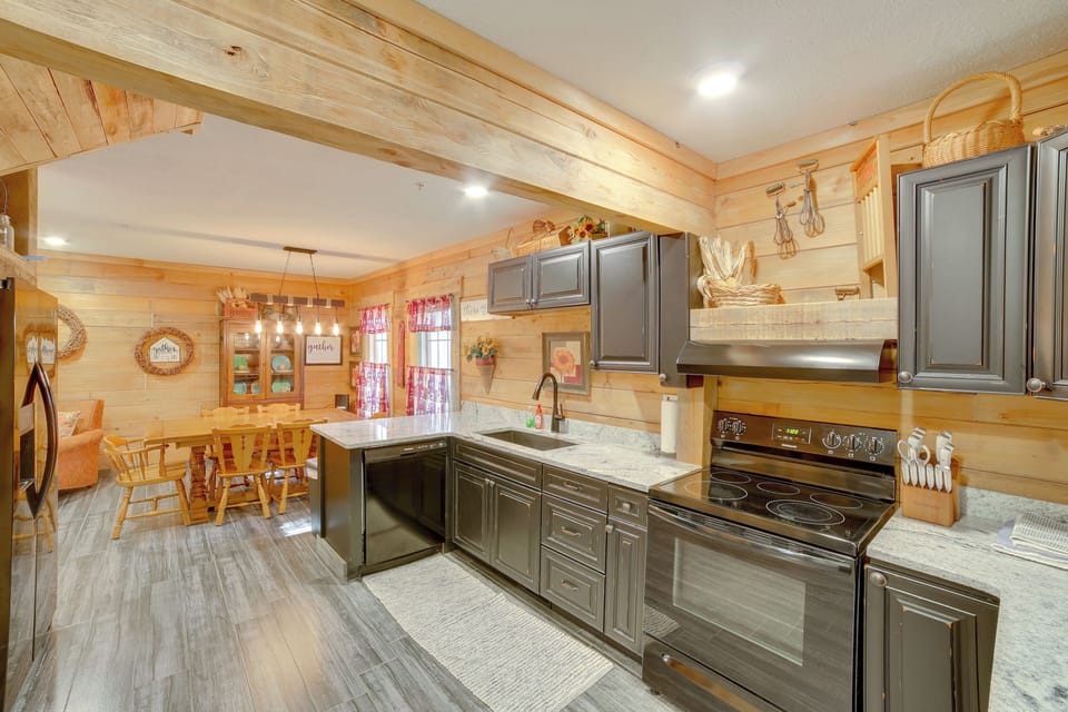 Fully Equipped Kitchen | 1st Floor | Dishwasher