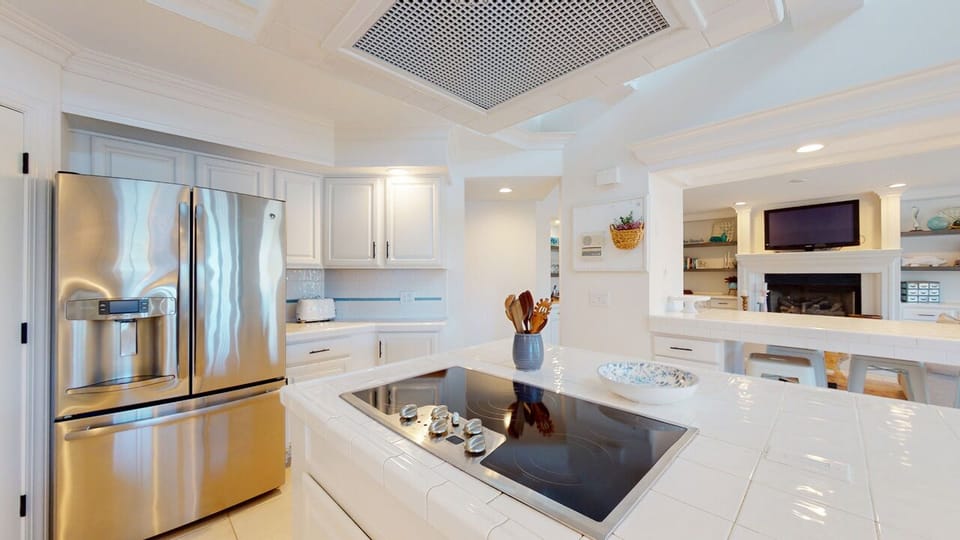 Kitchen with Flat Top