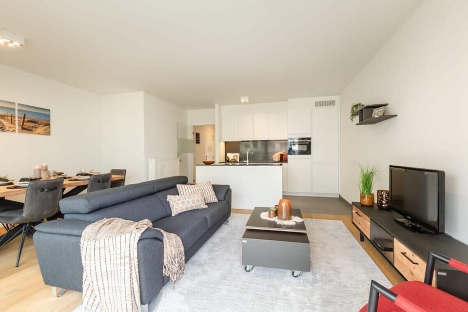 Wonderful, bright and spacious living room with dining area and large frontal terrace