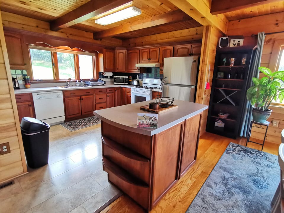 Full kitchen