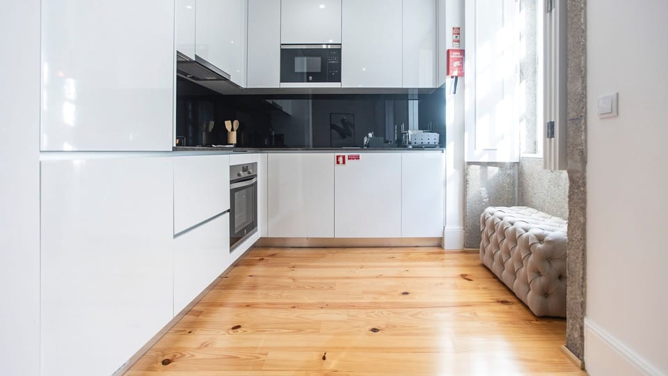 A well-equipped kitchen designed for effortless cooking and a comfortable, seamless stay.

#PortoStay #AirbnbPorto #FullyEquipped #CityLiving