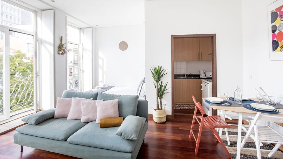 Spacious studio overview #Porto #sunny #relax #airbnb