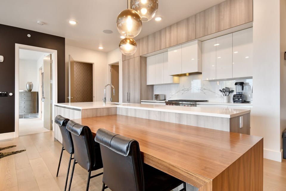 Breakfast Bar with Seating for Three