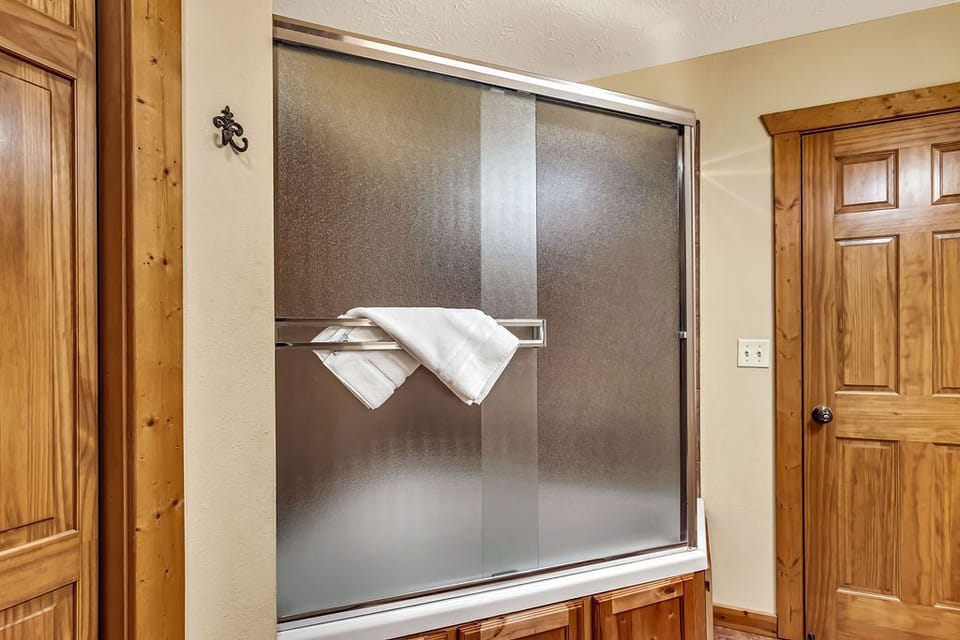 Jacuzzi/Shower Combo