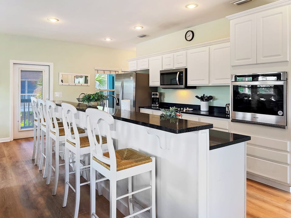 Kitchen bar