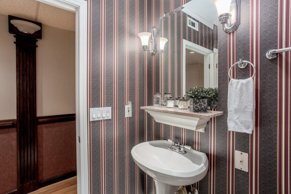 All your basic bathroom needs supplied for you.