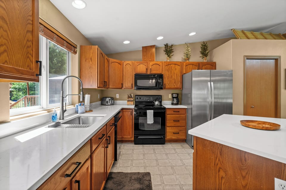Fully equipped kitchen—everything you need for home-cooked meals! 