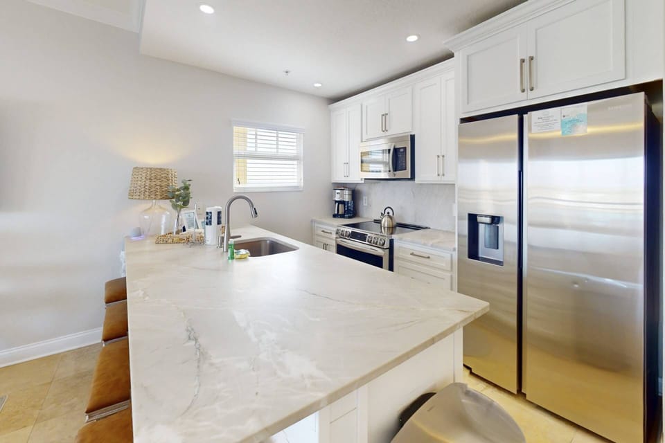 Fully equipped kitchen with quartz counter tops