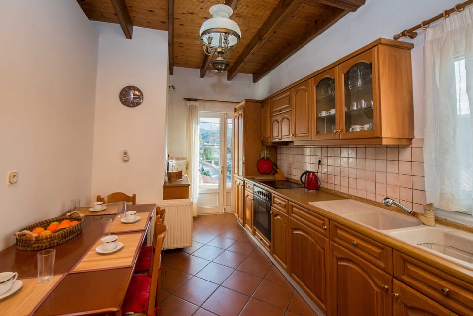 Frosos Beachfront Maisonette Acharavi Kitchen