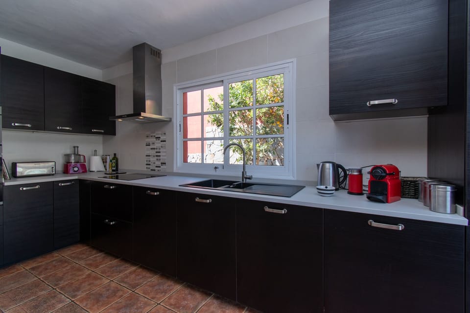 Main villa kitchen