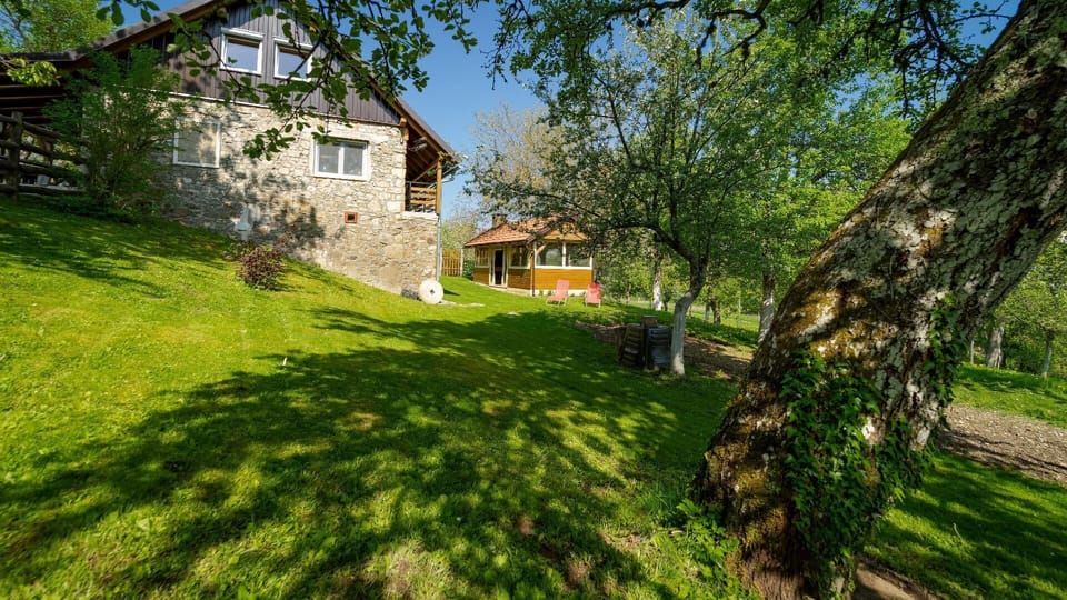 House in Sleme Skradsko with hot tub and Parking House in Primorje-Gorski Kotar County