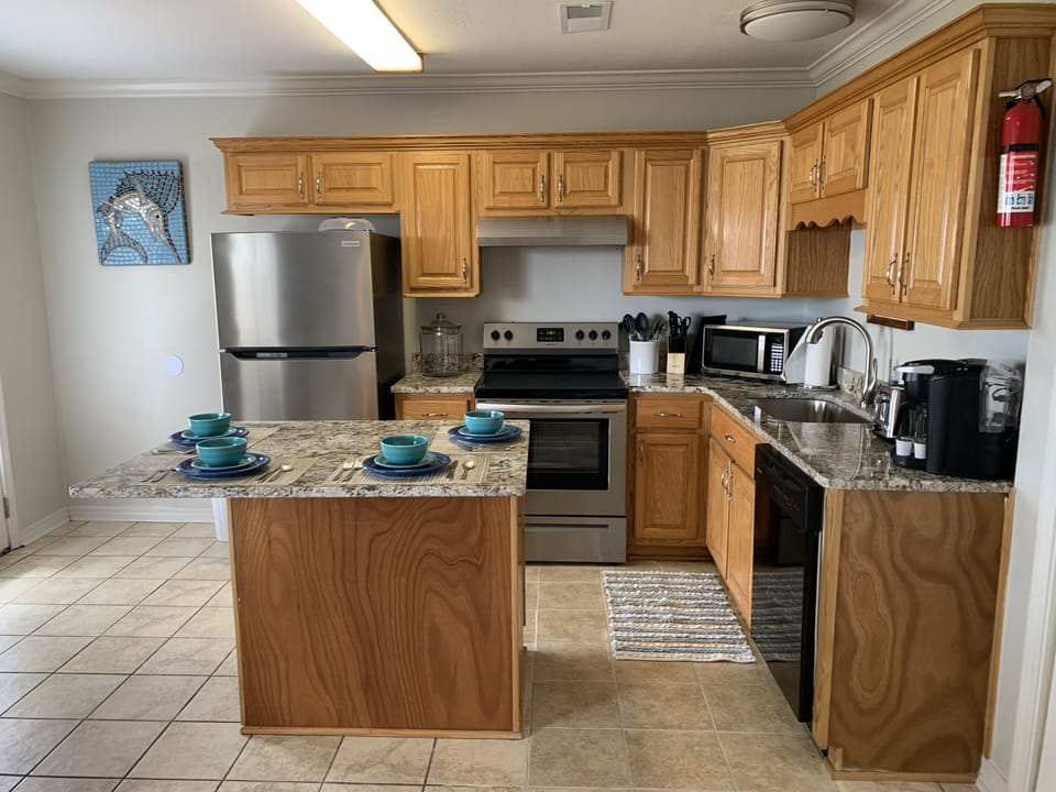 Picture of full Kitchen