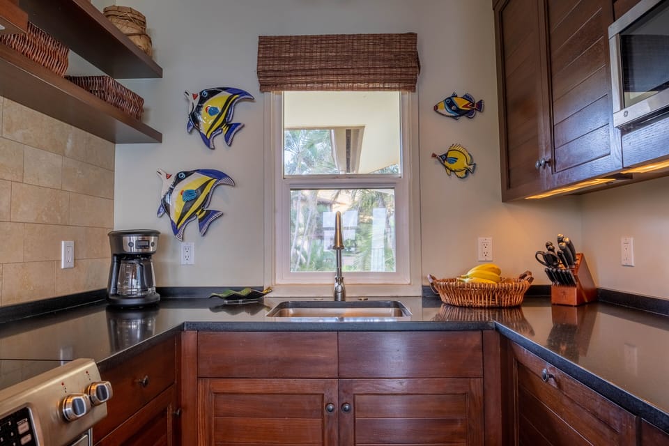 Makani A Kai B3- Kitchen