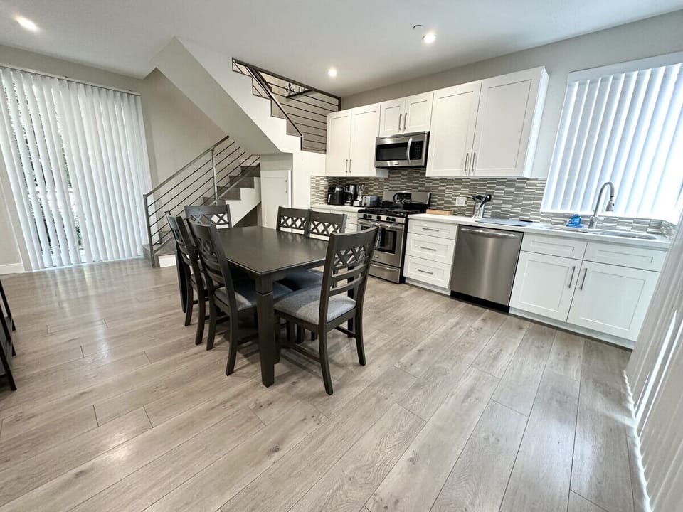 1st Floor Dine-in Kitchen