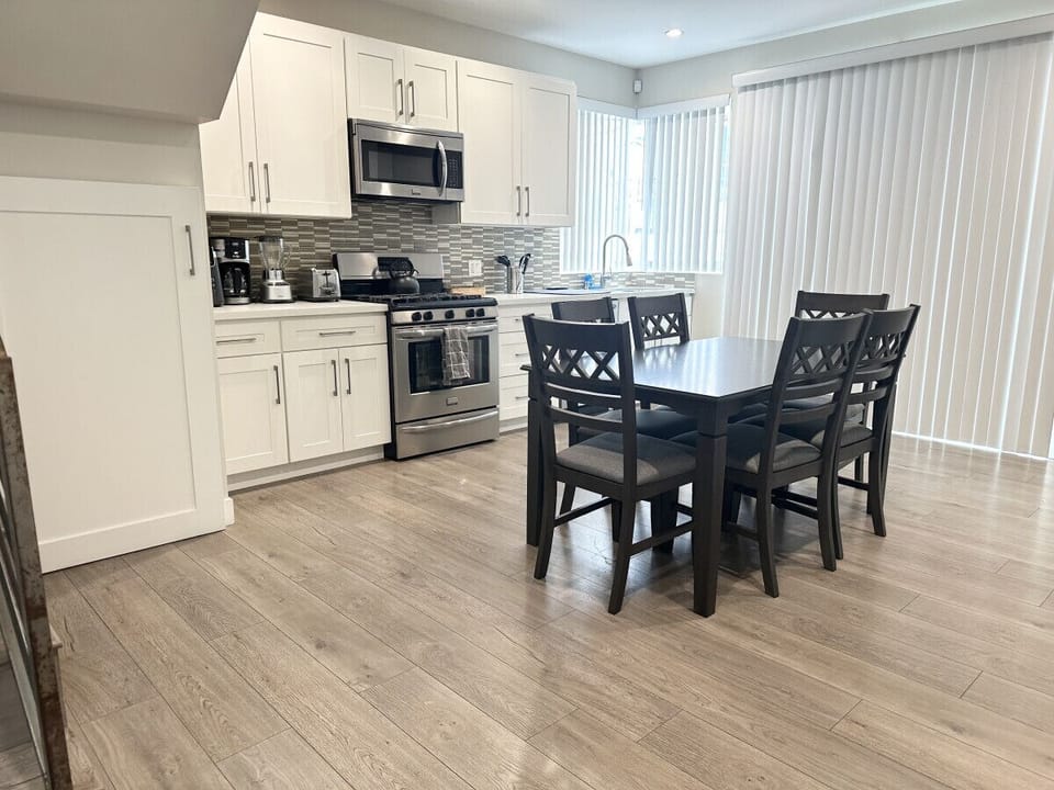 1st Floor Dine-in Kitchen